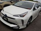 Toyota Prius S turing Selection 2019