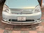 Toyota Raum ` 2003