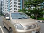 Toyota Raum 2004