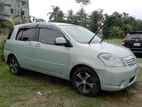 Toyota Raum 2004