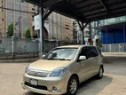 Toyota Raum 2005