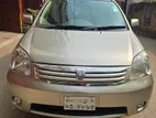 Toyota Raum X 2005