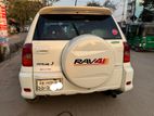Toyota RAV4 pearl 2004