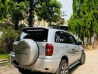 Toyota RAV4 silver 2004