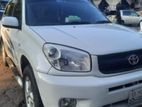 Toyota RAV4 white 2003