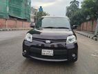 Toyota Sienta 2012