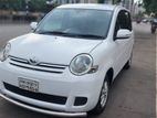 Toyota Sienta 7 seat 2011