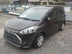Toyota Sienta G hybrid 2020