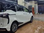 Toyota Sienta Hybrid G 2016