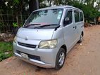 Toyota TownAce Noha 2010