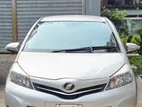 Toyota Vitz . 2011