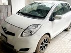 Toyota Vitz . 2010