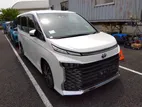 Toyota Voxy 2022