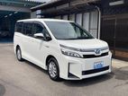 Toyota Voxy Hybrid 2019