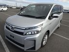 Toyota Voxy Hybrid 2019