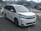 Toyota Voxy hybrid 2020