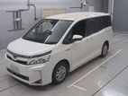 Toyota Voxy Hybrid 2020