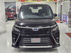Toyota Voxy Hybrid 2020