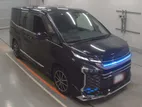 Toyota Voxy Hybrid 2023