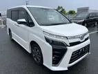 Toyota Voxy NonHybrid Zs Kiramki 2020