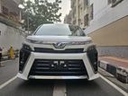 Toyota Voxy R ZS KIRAMEKI PEARL 2019