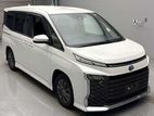 Toyota Voxy S-G Hybrid Pearl 2023