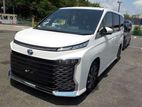 Toyota Voxy S-Z Pearl R/44000 km 2022