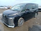 Toyota Voxy SZ Black 4/82000 km 2022
