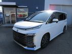 Toyota Voxy SZ Pearl 4/33000 km 2022