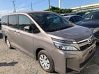 Toyota Voxy X NON HYBRID 2020