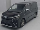 Toyota Voxy zs Khiramiki 2019