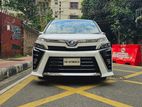 Toyota Voxy ZS KIRAMEKI PEARL 2019