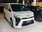 Toyota Voxy ZS KIRAMICI HYBRID 2019