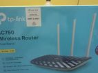 TP-LINK Archer C20 wifi router. Less than 1 month used.