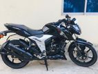 TVS Apache RTR 160 . 2022