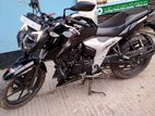 TVS Apache RTR . 2022