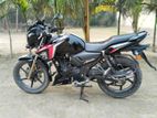 TVS Apache RTR . 2022