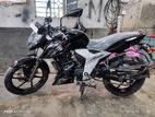 TVS Apache RTR 4 v 2023