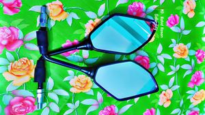 বাইকের অরজিনাল লুকিং গ্লাস for Sale বাইকের অরজিনাল লুকিং গ্লাস for Sale