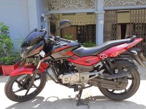 Bajaj Pulsar 150 ১০,বছরের কাগজ 2015 for Sale