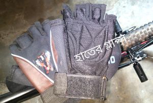 Bike and Cycle Hand Gloves sell for Sale