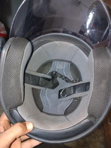 একটি হেলমেট বিক্রি হবে একদম ফুল ফ্রেশ for Sale
