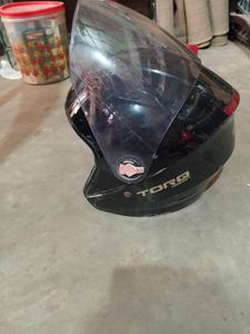 একটি হেলমেট বিক্রি করব for Sale