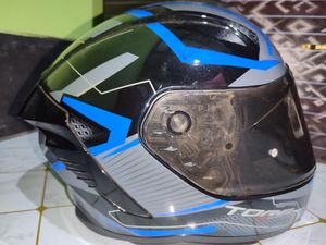 হেলমেট টি নতুনের মতো ১মারের ব্যবহার করা। for Sale