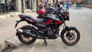 Hero Hunk 150R DD Super Fresh 2021 for Sale