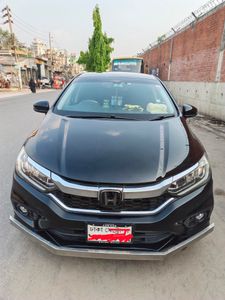 Honda Grace 2018 Hybrid for Sale