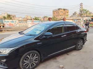 Honda Grace 2018 Hybrid for Sale