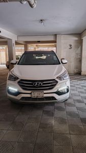 Hyundai Santa Fe . 2016 for Sale