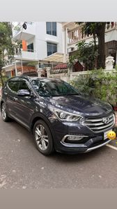 Hyundai Santa Fe . 2016 for Sale