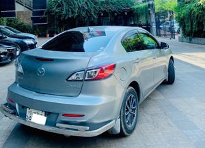Mazda Axela Sky Active Lounge 2011 for Sale